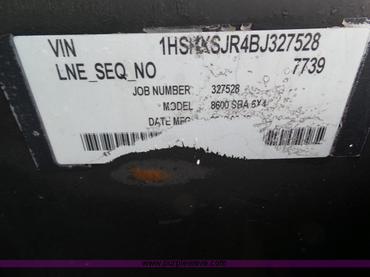 image for item L5505 2011 International TranStar 8600 semi truck