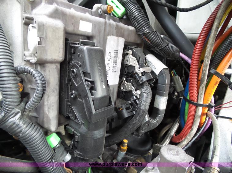 image for item L5505 2011 International TranStar 8600 semi truck