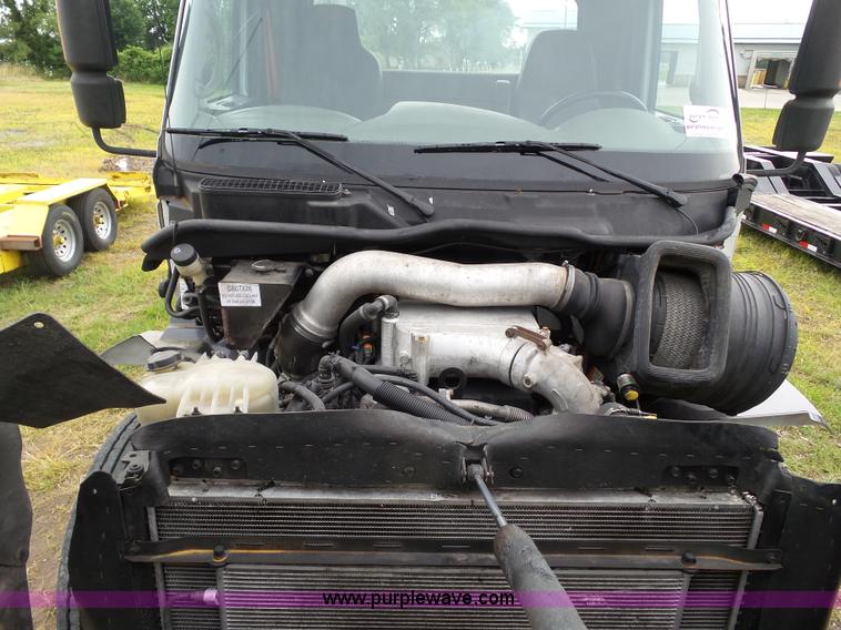 image for item L5505 2011 International TranStar 8600 semi truck