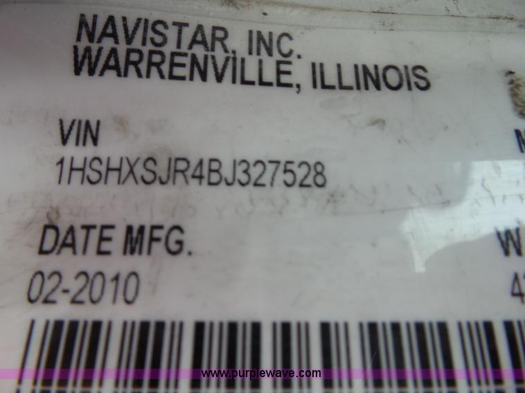 image for item L5505 2011 International TranStar 8600 semi truck