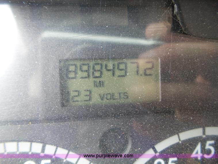 image for item L5509 2006 Freightliner Columbia semi truck