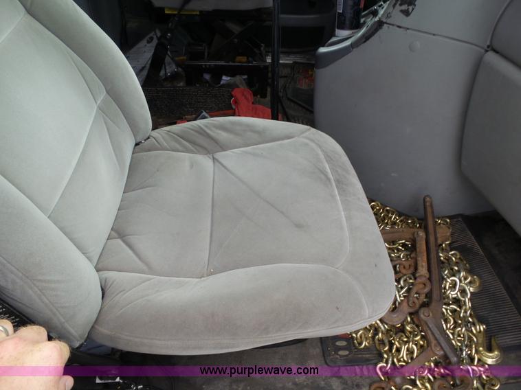 image for item L5509 2006 Freightliner Columbia semi truck