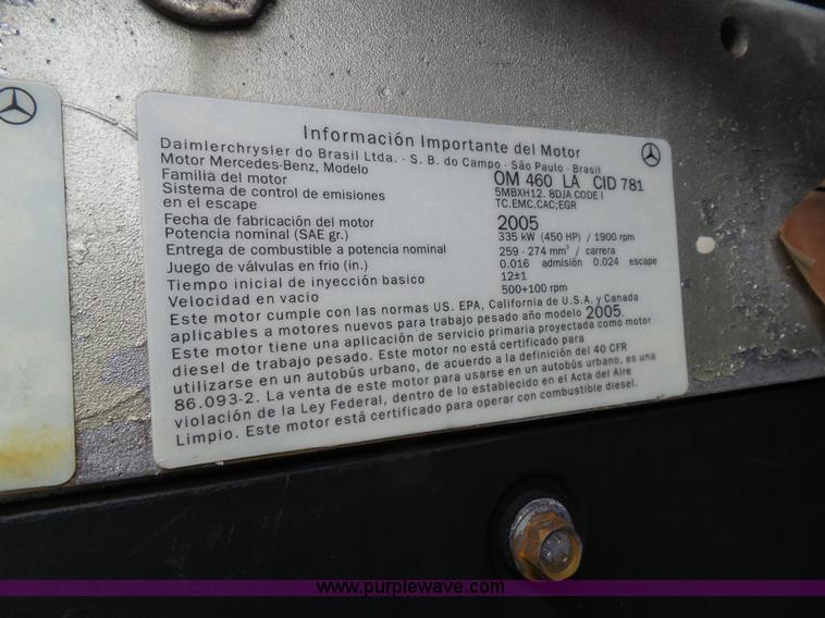 image for item L5509 2006 Freightliner Columbia semi truck