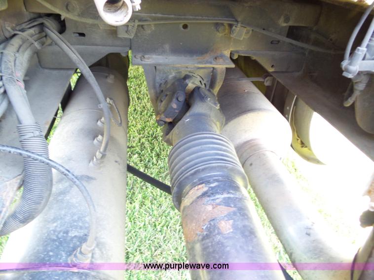 image for item L5514 2007 Kenworth T600 semi truck