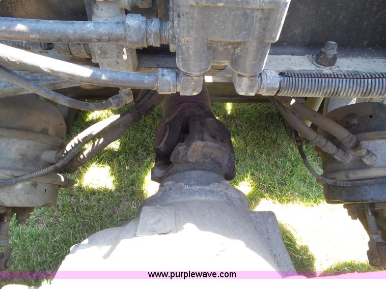 image for item L5514 2007 Kenworth T600 semi truck