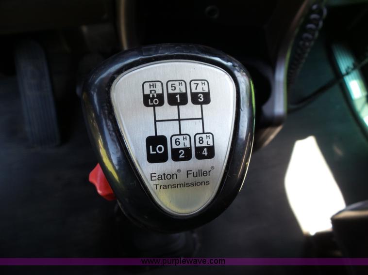 image for item L5514 2007 Kenworth T600 semi truck