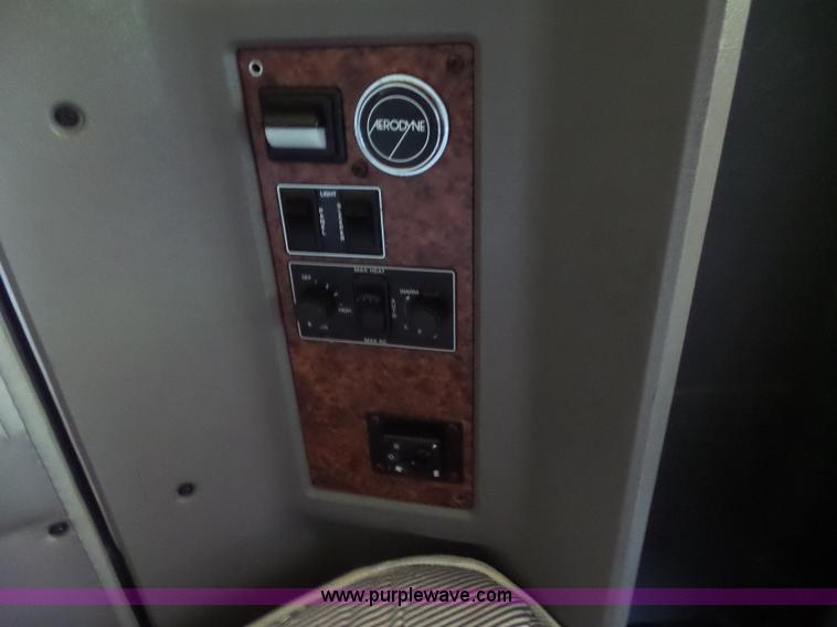 image for item L5514 2007 Kenworth T600 semi truck