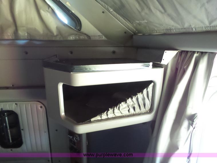 image for item L5514 2007 Kenworth T600 semi truck