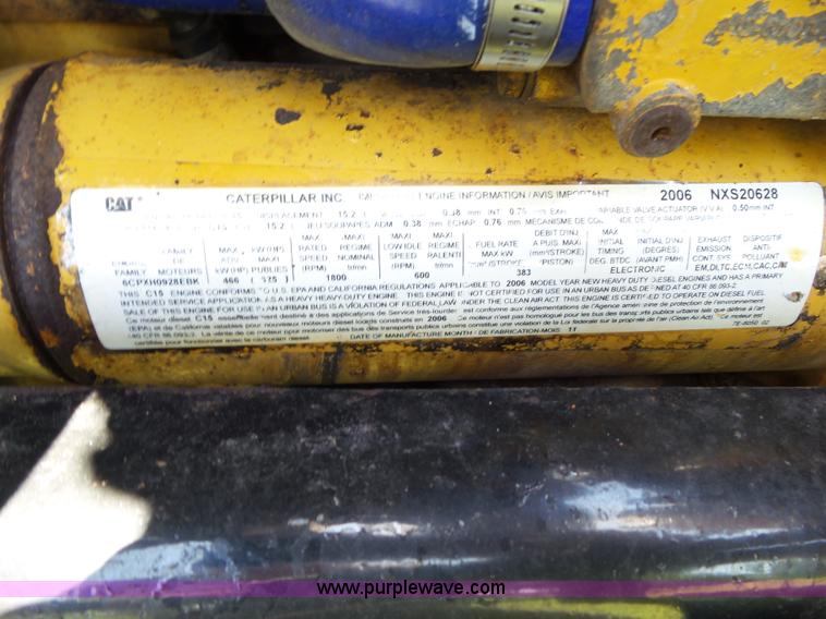 image for item L5514 2007 Kenworth T600 semi truck