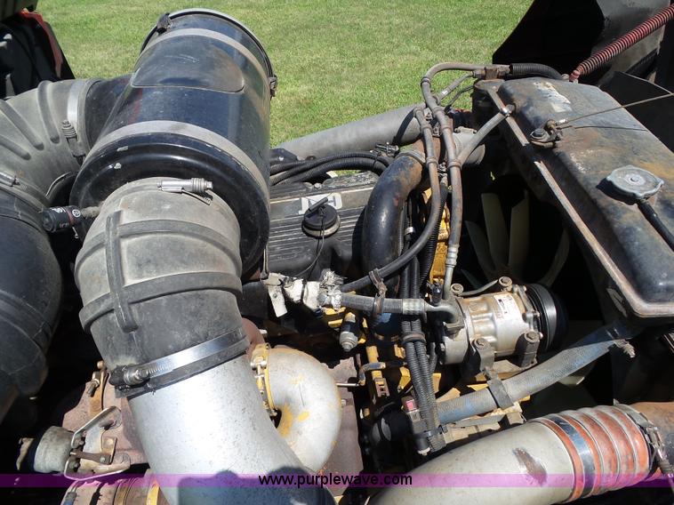 image for item L5514 2007 Kenworth T600 semi truck