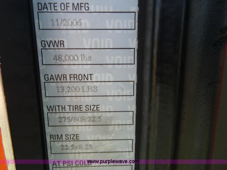 image for item L5514 2007 Kenworth T600 semi truck