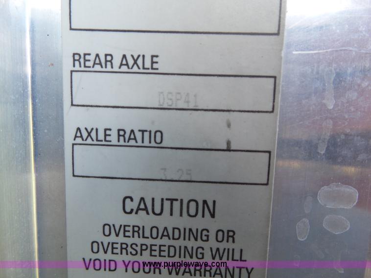 image for item L5514 2007 Kenworth T600 semi truck