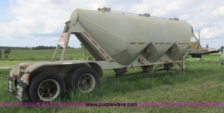 image for item L6183 1973 Fruehauf tank trailer