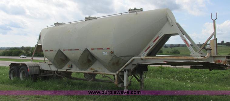image for item L6183 1973 Fruehauf tank trailer