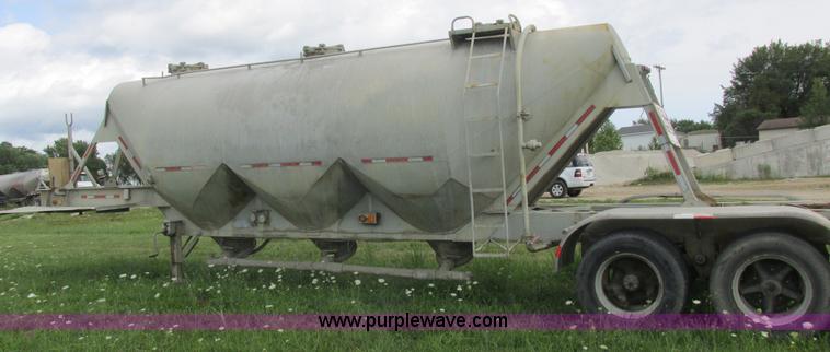 image for item L6183 1973 Fruehauf tank trailer