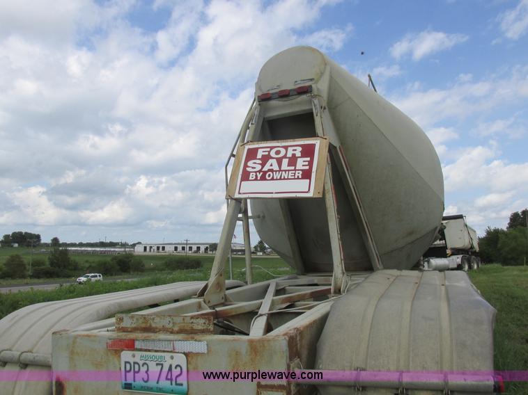 image for item L6183 1973 Fruehauf tank trailer
