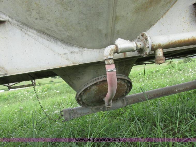 image for item L6183 1973 Fruehauf tank trailer
