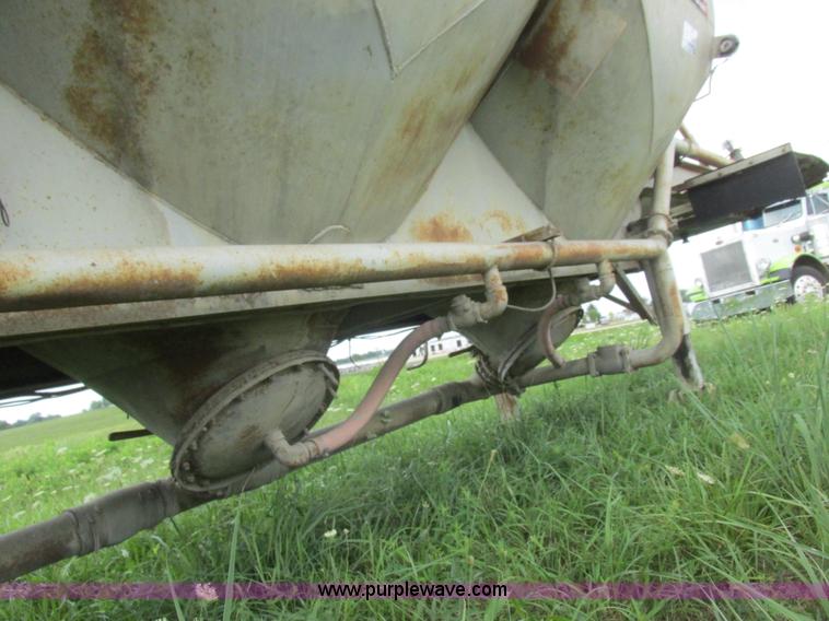 image for item L6183 1973 Fruehauf tank trailer
