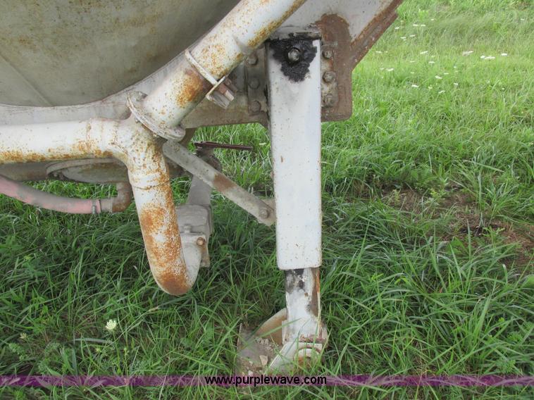 image for item L6183 1973 Fruehauf tank trailer