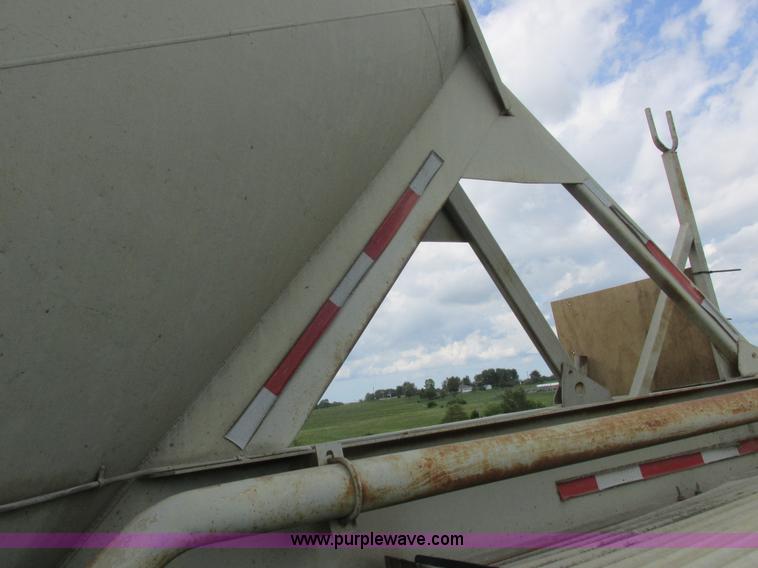 image for item L6183 1973 Fruehauf tank trailer