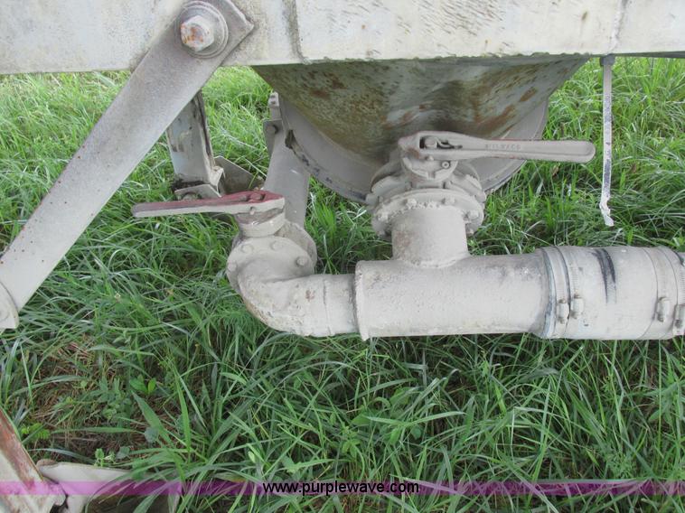 image for item L6183 1973 Fruehauf tank trailer