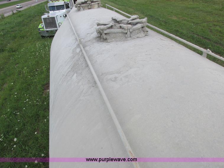 image for item L6183 1973 Fruehauf tank trailer