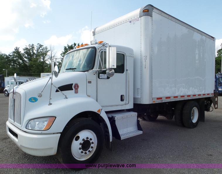 image for item L6823 2009 Kenworth T270 box truck