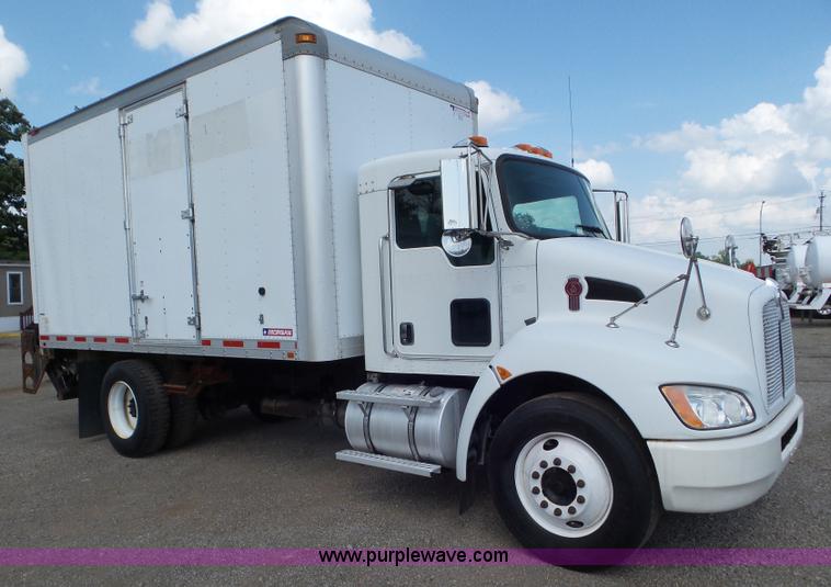 image for item L6823 2009 Kenworth T270 box truck