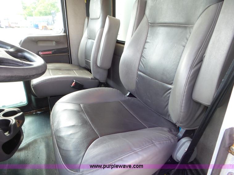 image for item L6823 2009 Kenworth T270 box truck