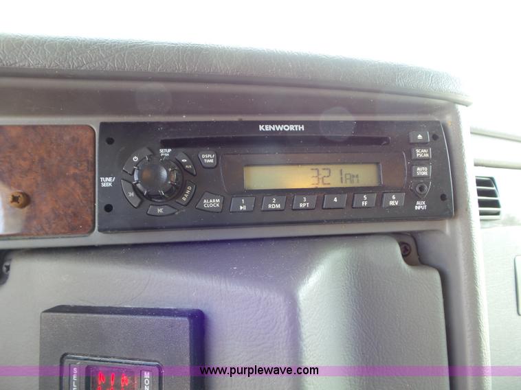 image for item L6823 2009 Kenworth T270 box truck