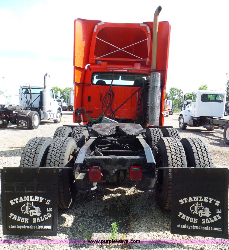 image for item L6824 2010 Freightliner Business Class M2 semi truck