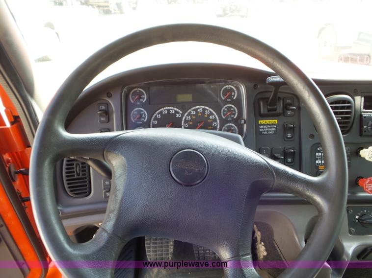 image for item L6824 2010 Freightliner Business Class M2 semi truck