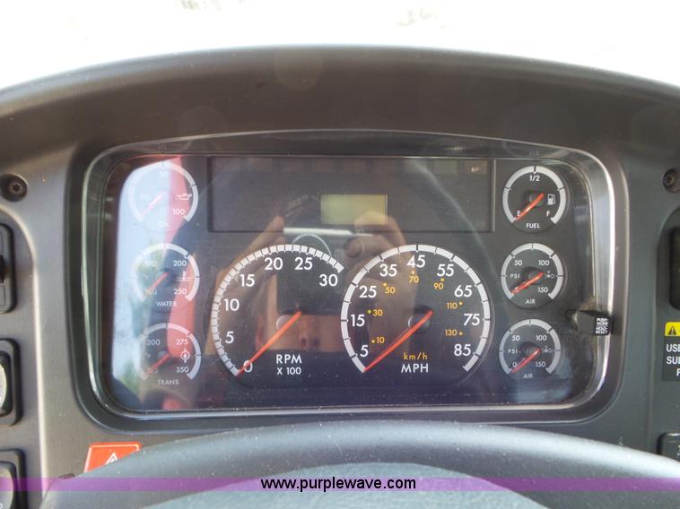 image for item L6824 2010 Freightliner Business Class M2 semi truck