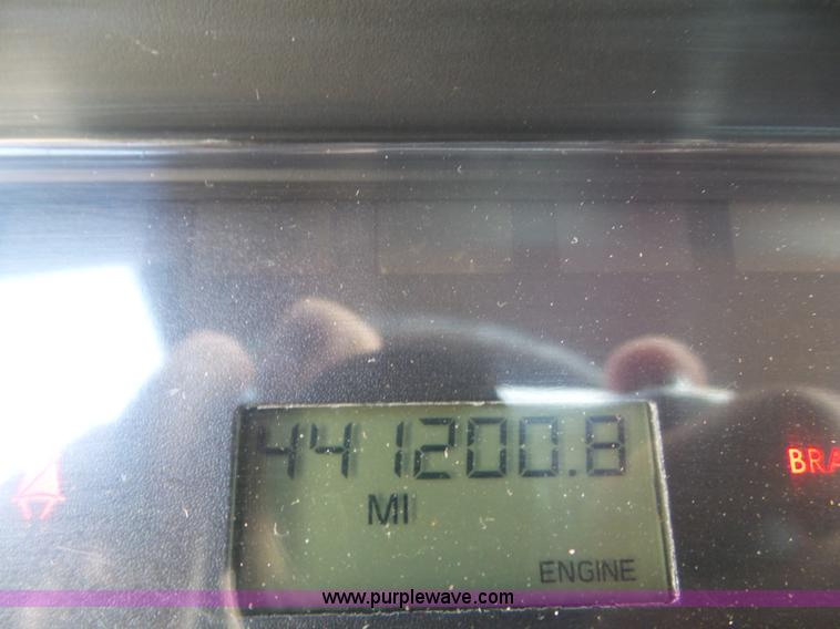 image for item L6824 2010 Freightliner Business Class M2 semi truck