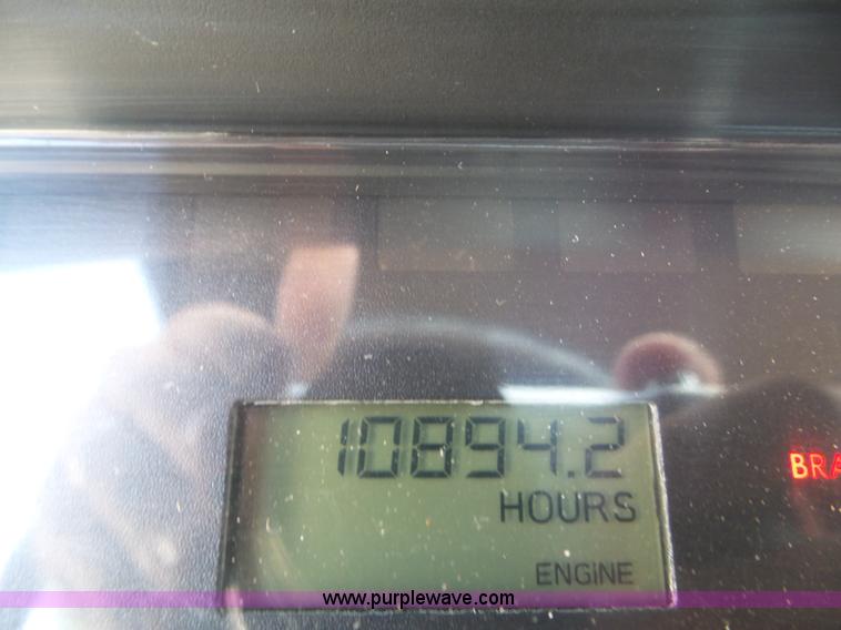 image for item L6824 2010 Freightliner Business Class M2 semi truck