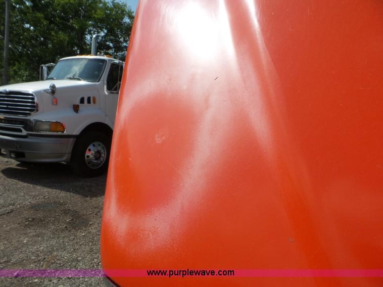 image for item L6824 2010 Freightliner Business Class M2 semi truck