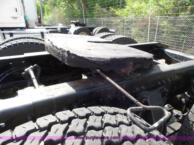 image for item L6824 2010 Freightliner Business Class M2 semi truck