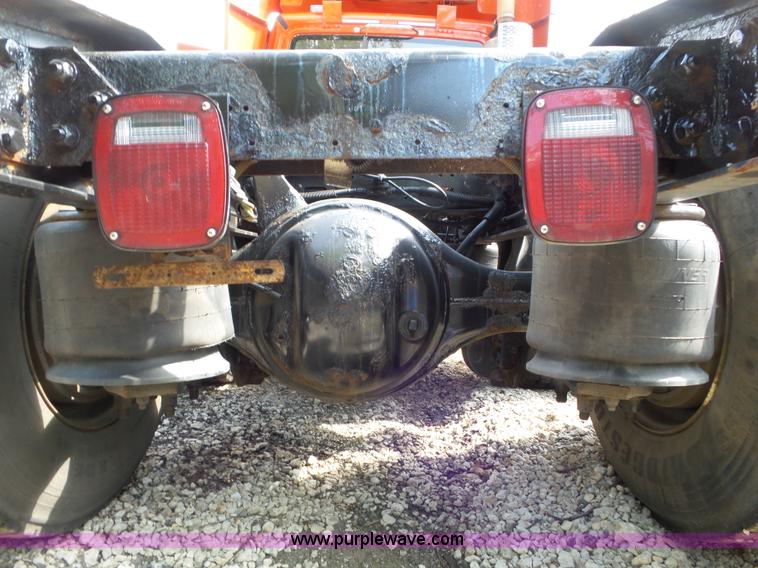 image for item L6824 2010 Freightliner Business Class M2 semi truck