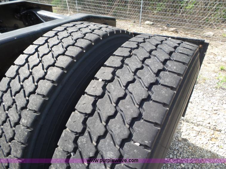 image for item L6824 2010 Freightliner Business Class M2 semi truck