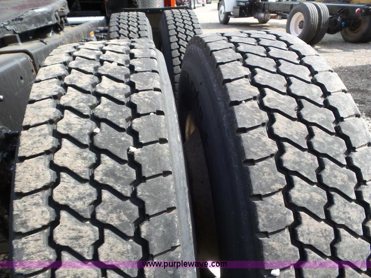 image for item L6824 2010 Freightliner Business Class M2 semi truck