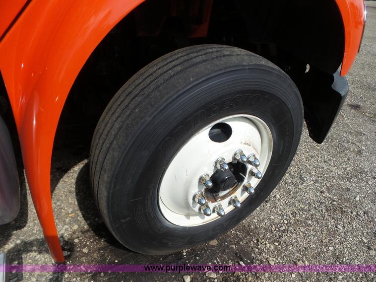 image for item L6824 2010 Freightliner Business Class M2 semi truck