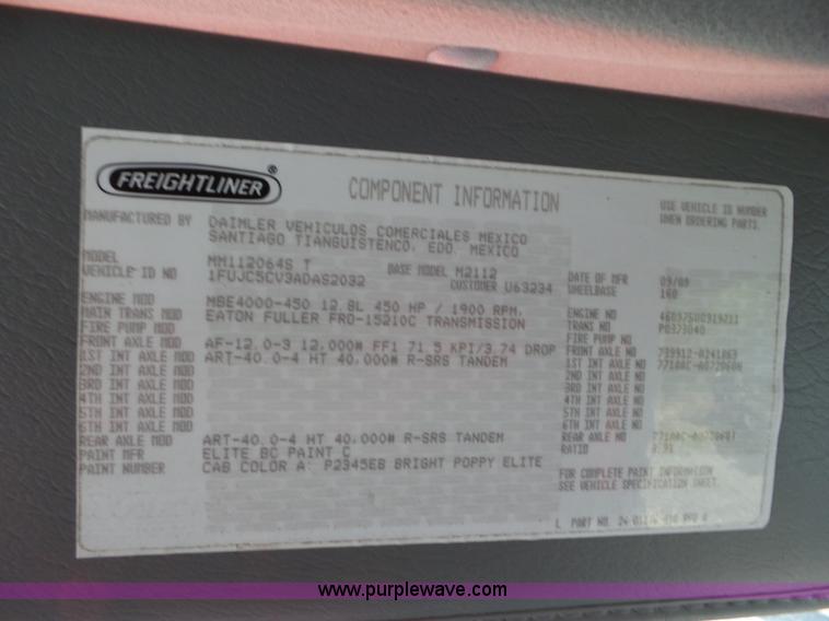 image for item L6824 2010 Freightliner Business Class M2 semi truck