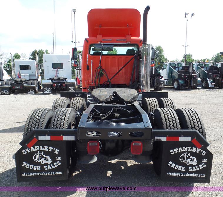 image for item L6825 2009 Freightliner Business Class M2 semi truck