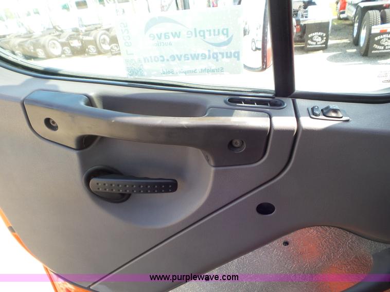 image for item L6825 2009 Freightliner Business Class M2 semi truck