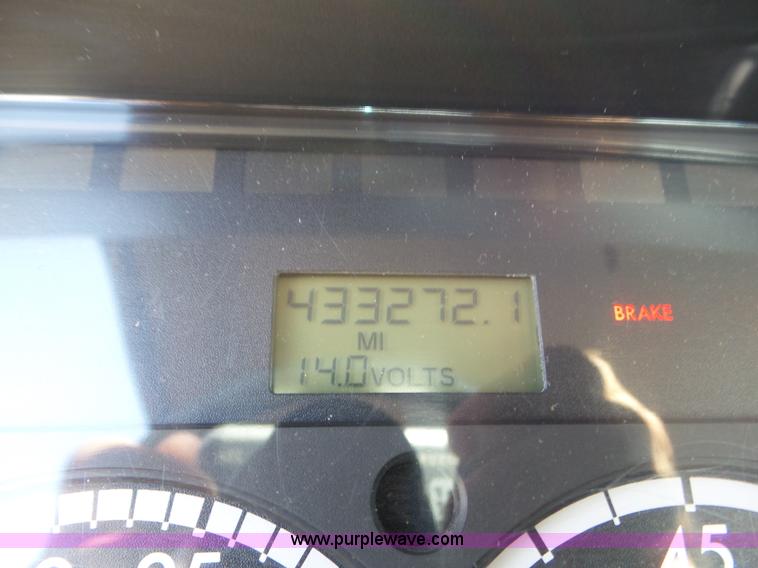 image for item L6825 2009 Freightliner Business Class M2 semi truck