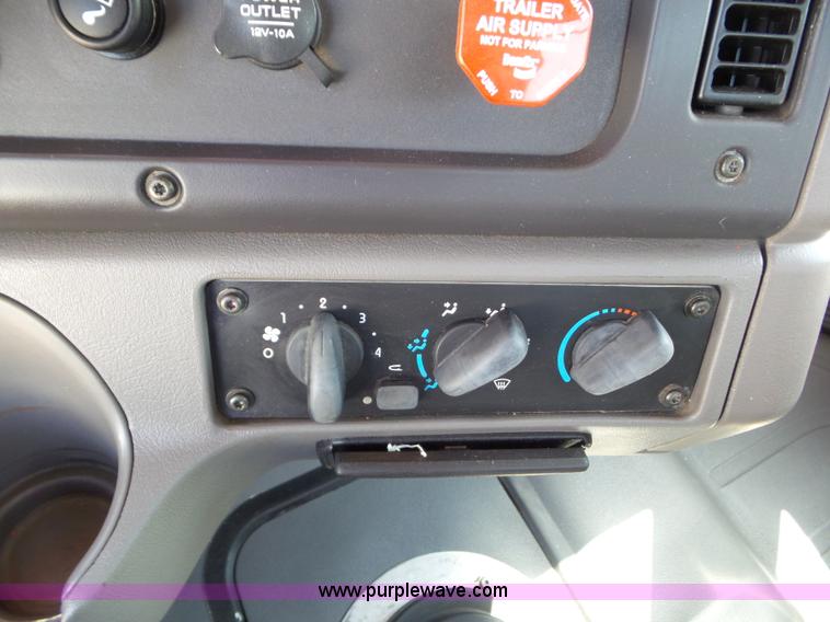 image for item L6825 2009 Freightliner Business Class M2 semi truck