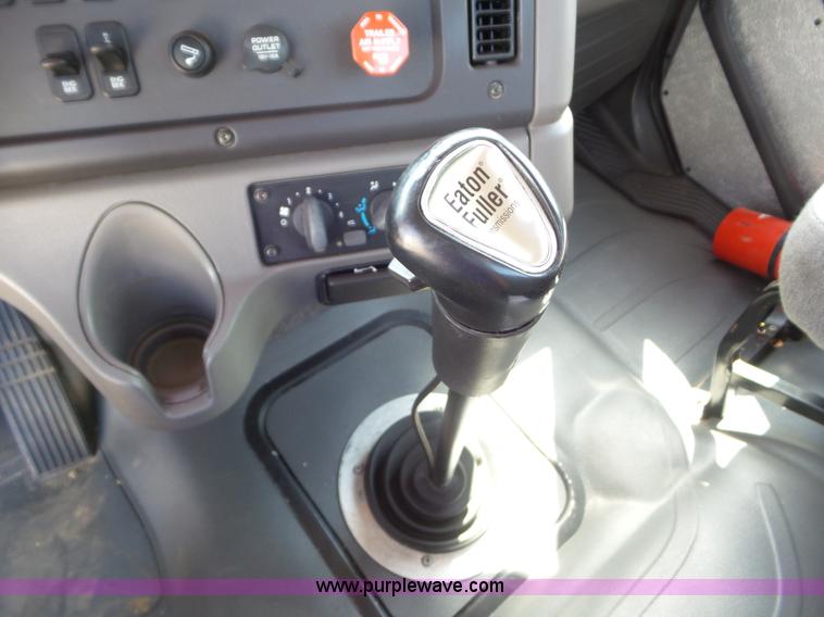 image for item L6825 2009 Freightliner Business Class M2 semi truck