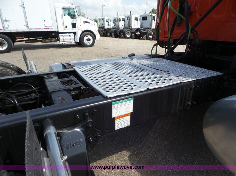 image for item L6825 2009 Freightliner Business Class M2 semi truck