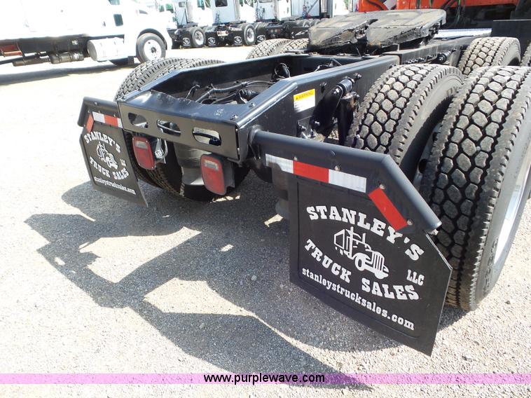 image for item L6825 2009 Freightliner Business Class M2 semi truck