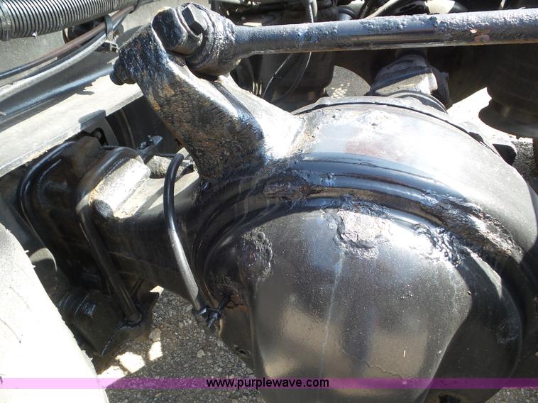 image for item L6825 2009 Freightliner Business Class M2 semi truck